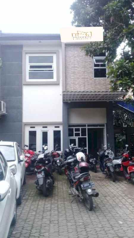 dijual rumah kost mewah di sekelimus soekarno hatta