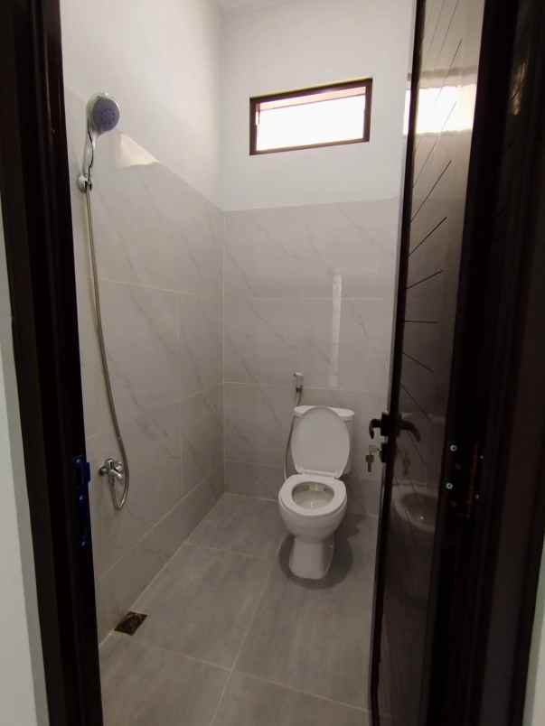 dijual rumah kota harapan indah bekasi