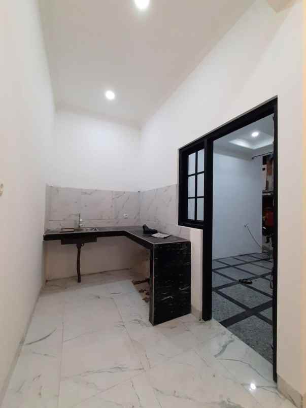 dijual rumah kukusan depok jawa barat