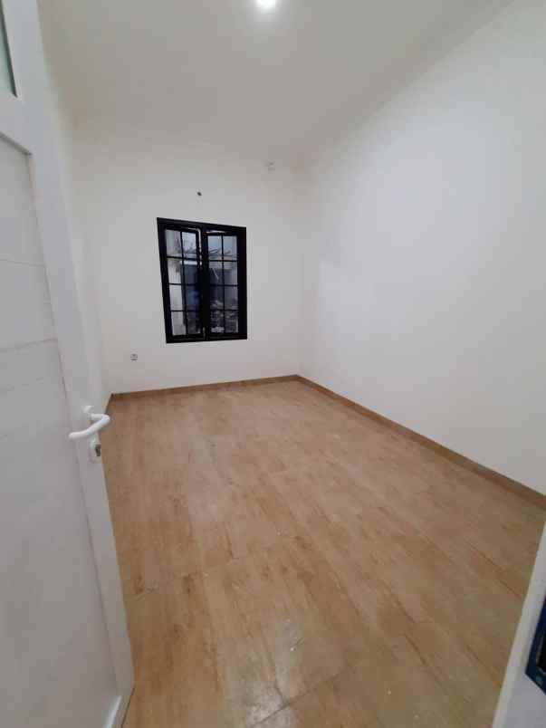 dijual rumah kukusan depok jawa barat