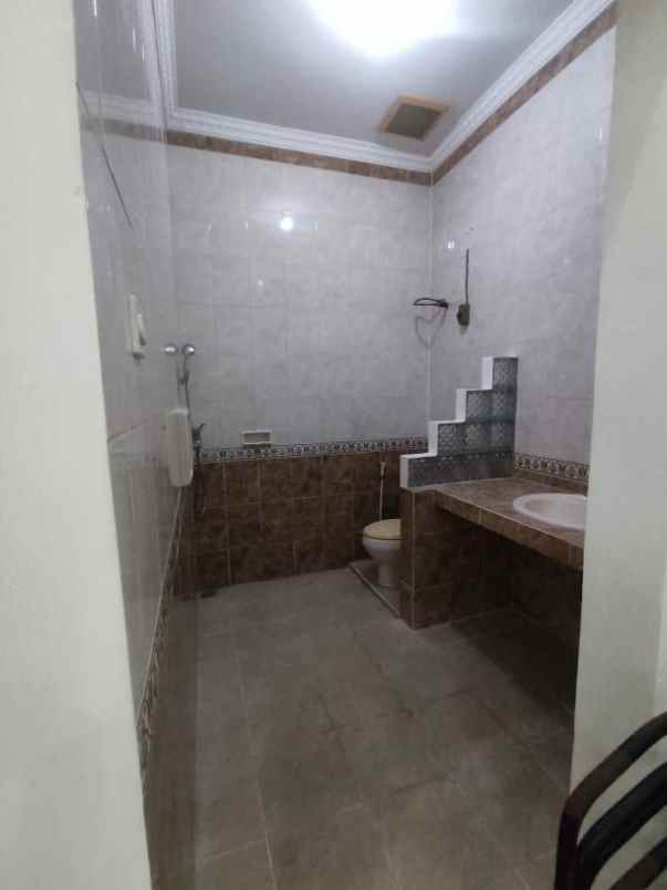 dijual rumah kutisari selatan sby dekat uk petra tol