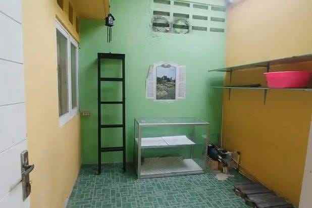 dijual rumah larangan