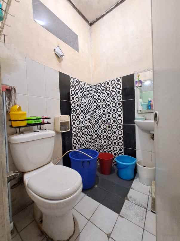 dijual rumah limo