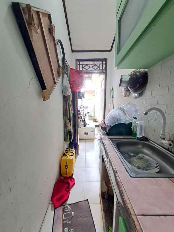 dijual rumah limo