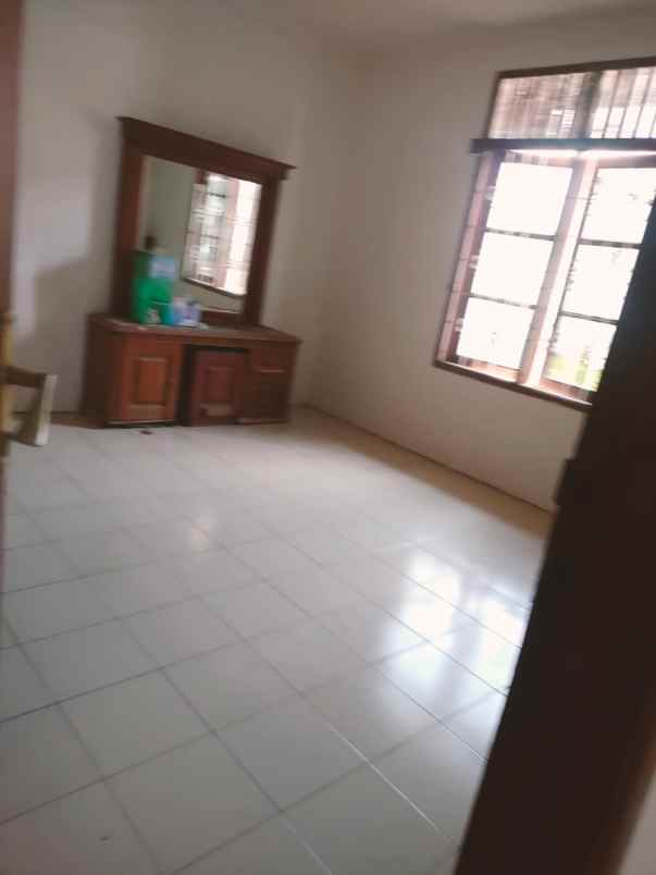 dijual rumah lokasi strategis tanah