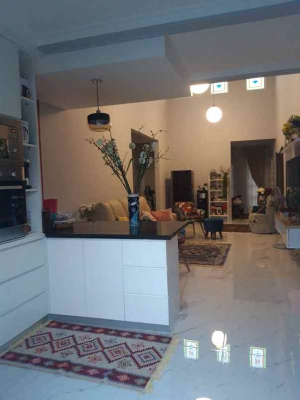 dijual rumah luas asri lokasi di pondok labu cilandak