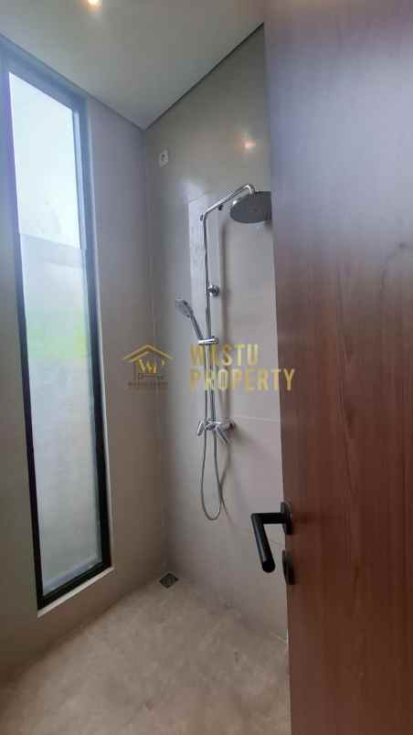 dijual rumah maguwoharjo