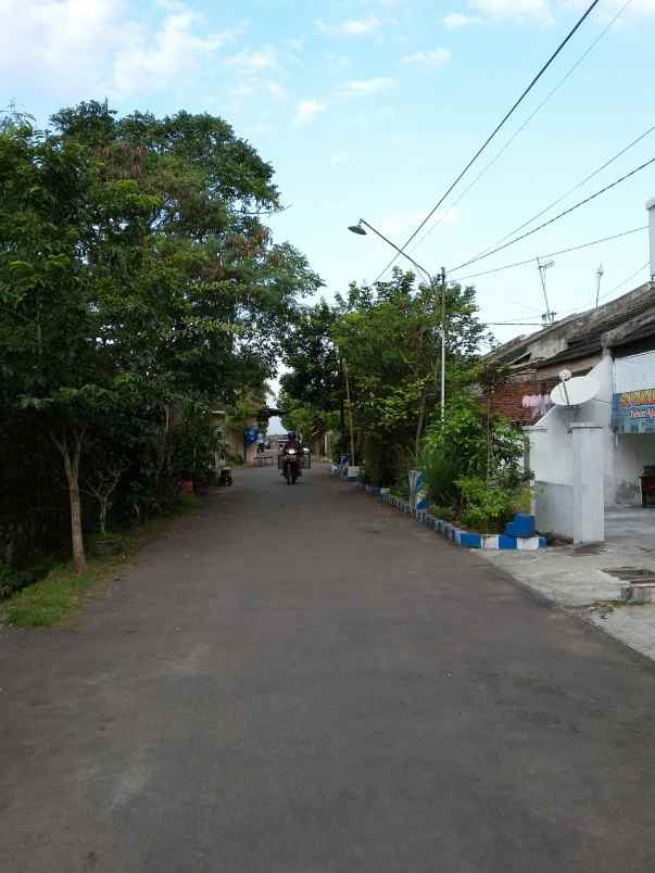 dijual rumah mangliawan