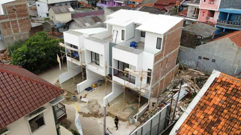 dijual rumah manunggal