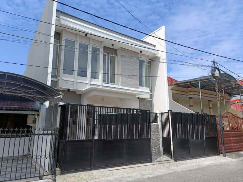 dijual rumah manyar jaya