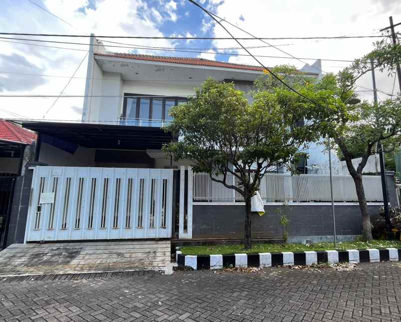 dijual rumah manyar kartika