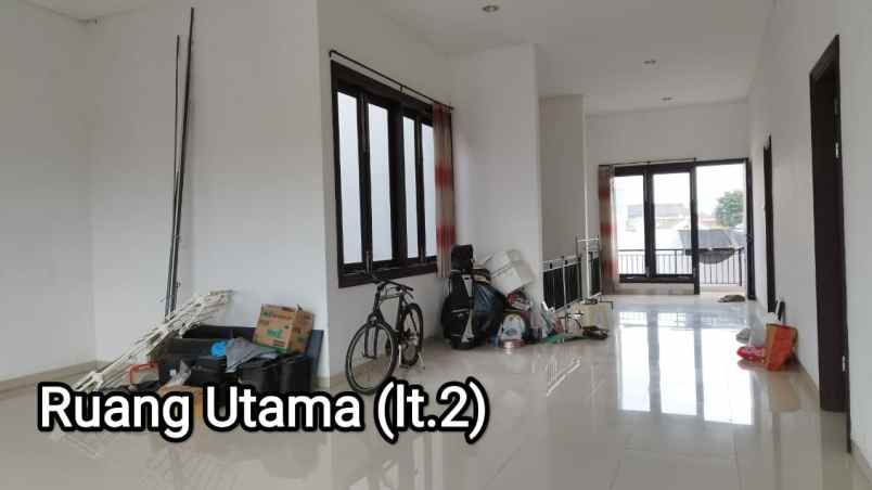 dijual rumah manyar kartika