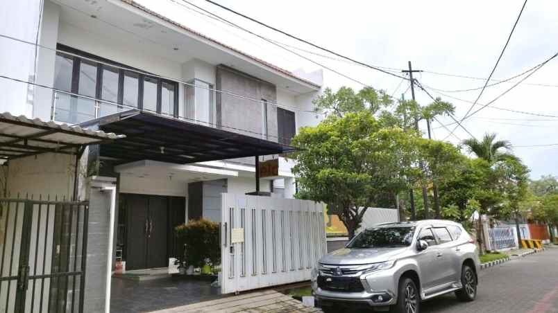 dijual rumah manyar kartika