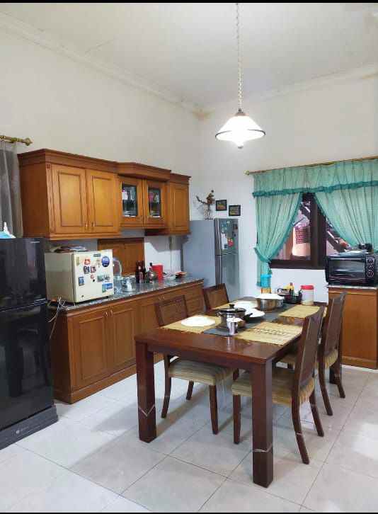 dijual rumah manyar kertoadi