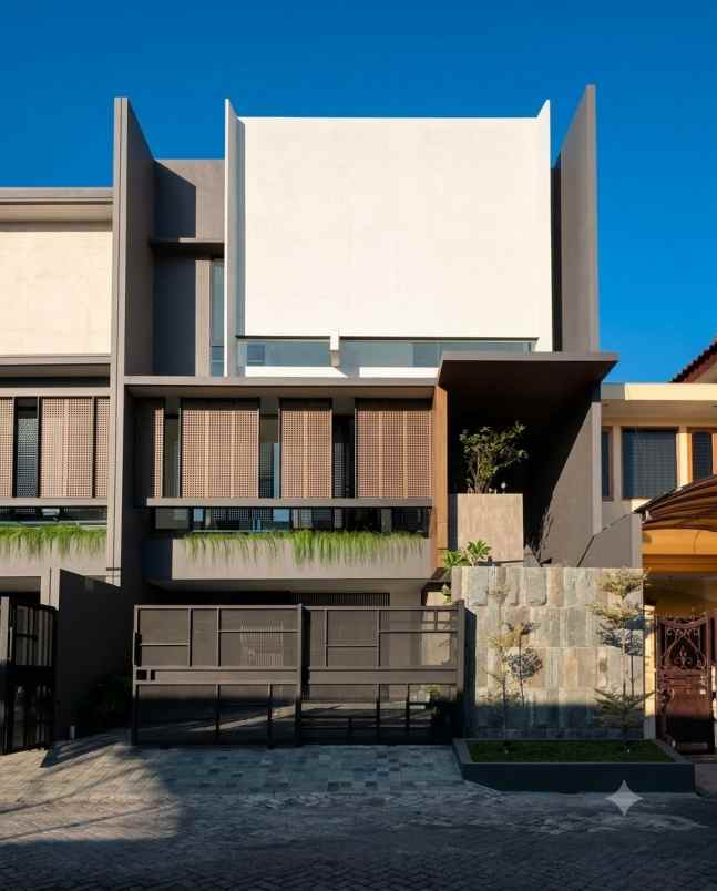 dijual rumah manyar kertoadi sukolilo