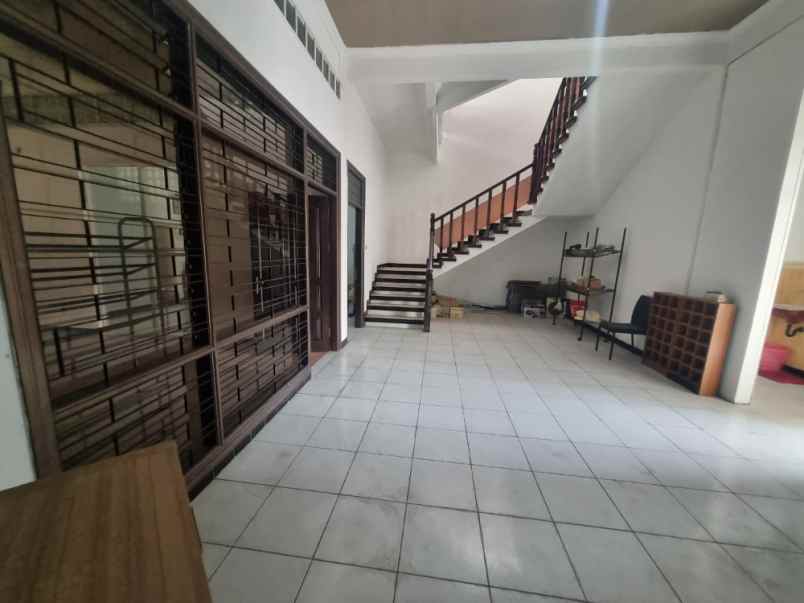 dijual rumah manyar kertoarjo