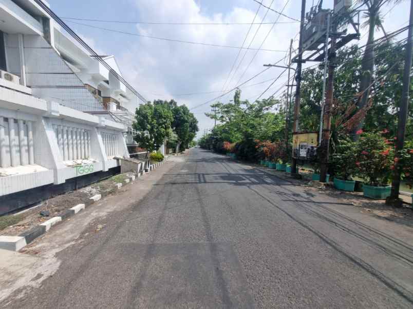 dijual rumah manyar kertoarjo