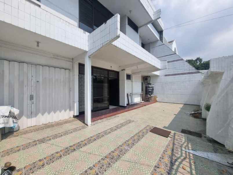 dijual rumah manyar kertoarjo