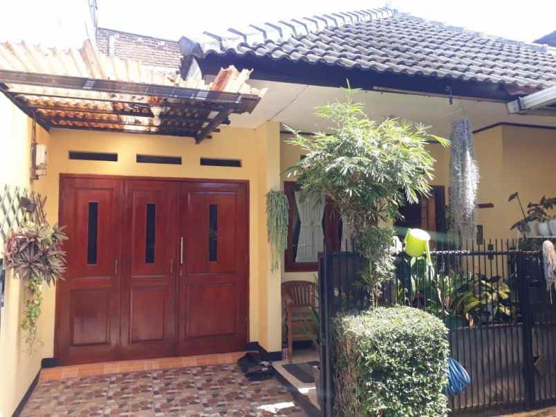 dijual rumah margahayu