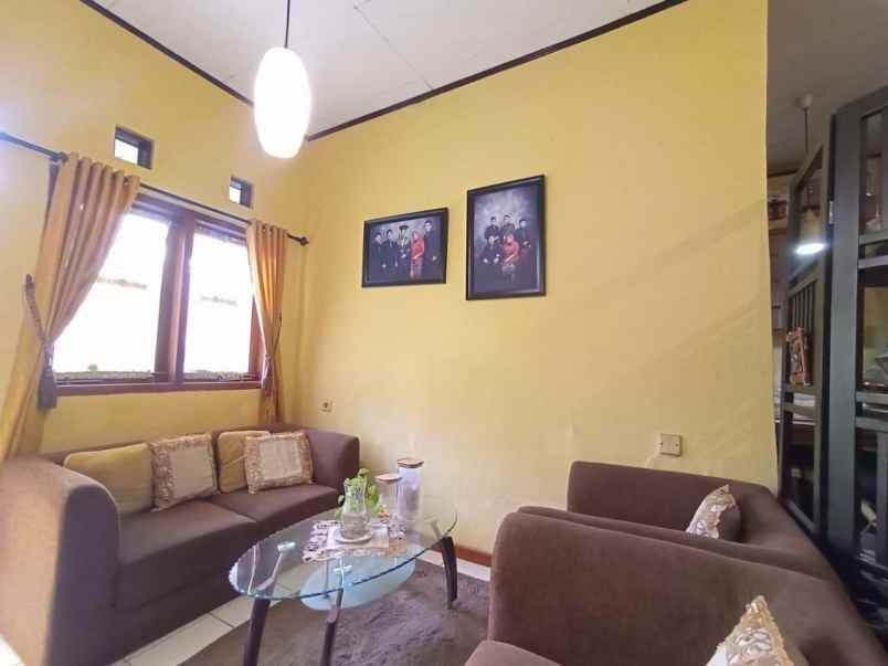 dijual rumah margahayu