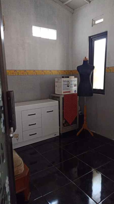 dijual rumah margasari