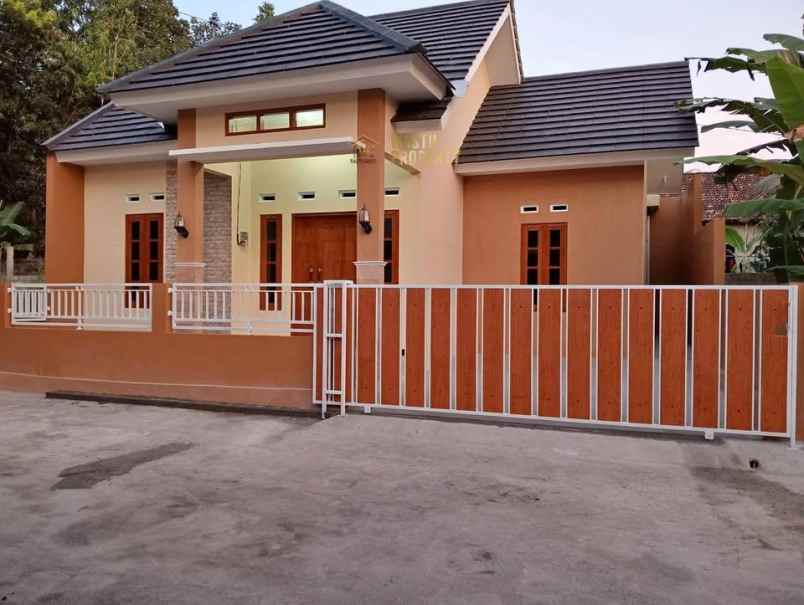 dijual rumah margomulyo seyegan sleman