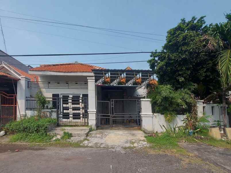 dijual rumah medokan ayu
