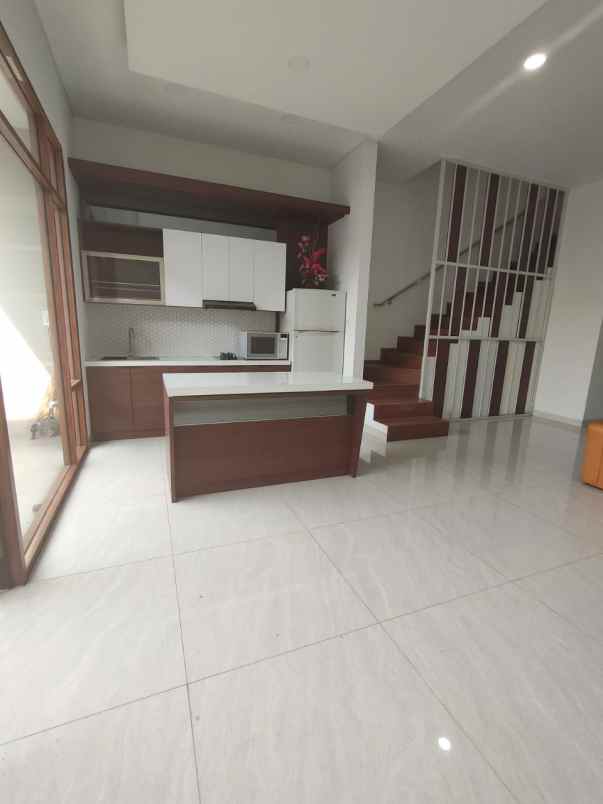 dijual rumah mekar wangi