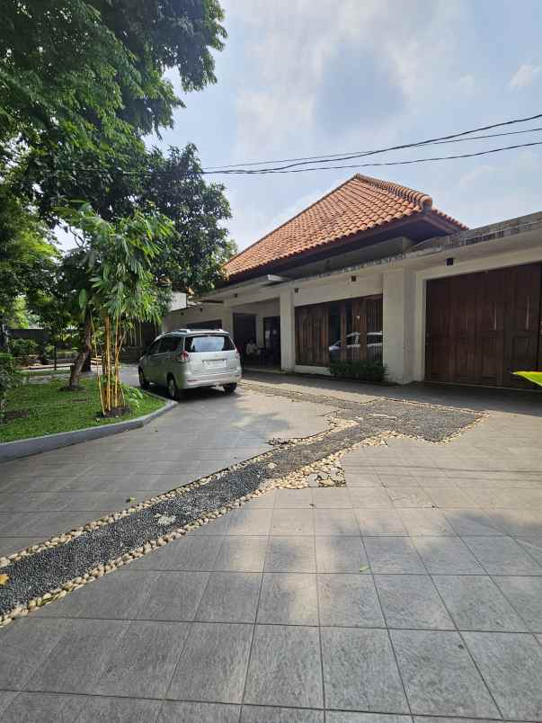 dijual rumah melawai