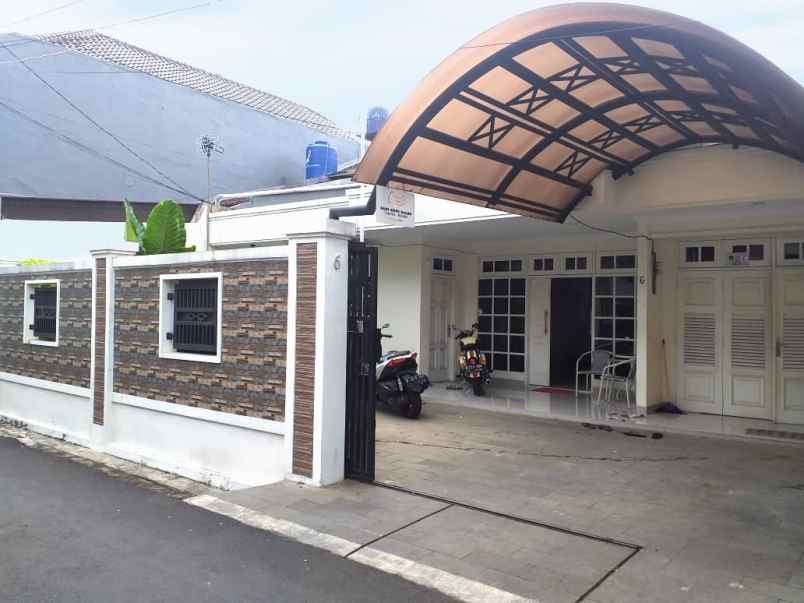 dijual rumah menteng dalam tebet