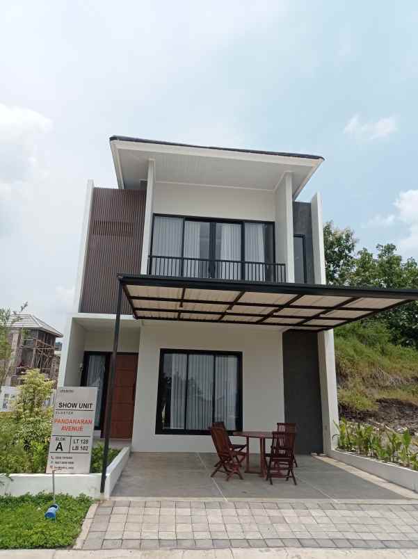 dijual rumah meteseh