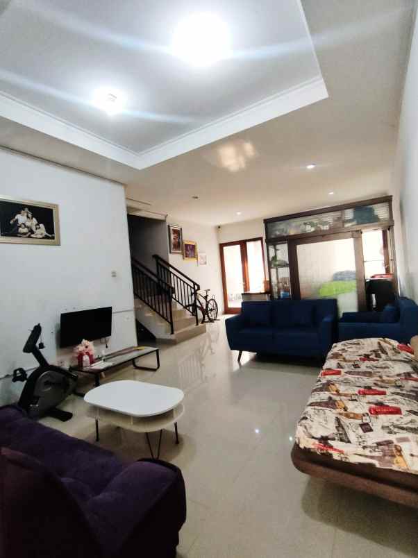 dijual rumah mewah di taman galaxy bekasi selatan