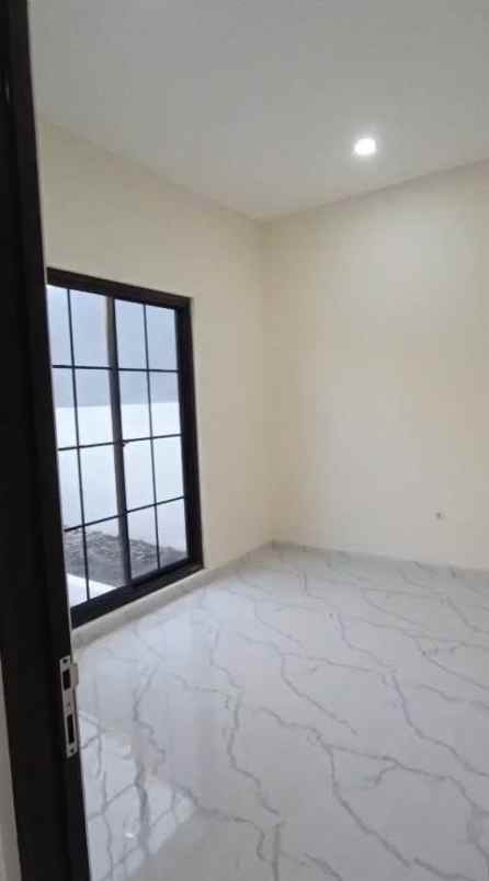 dijual rumah mulyosari