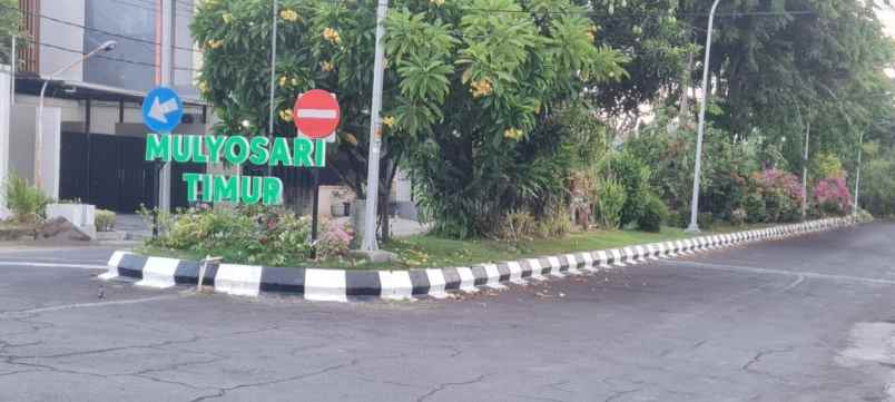 dijual rumah mulyosari timur