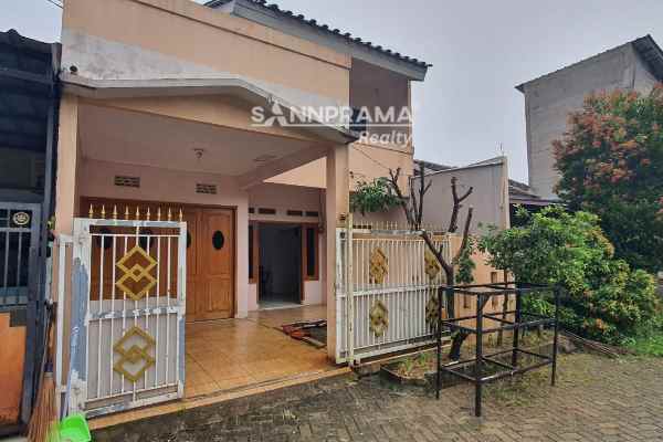dijual rumah nanggerang