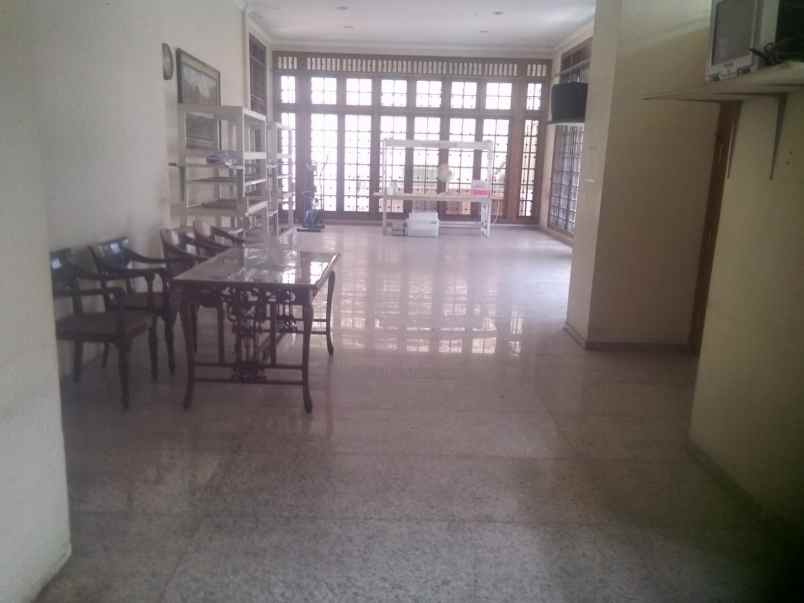 dijual rumah nginden intan