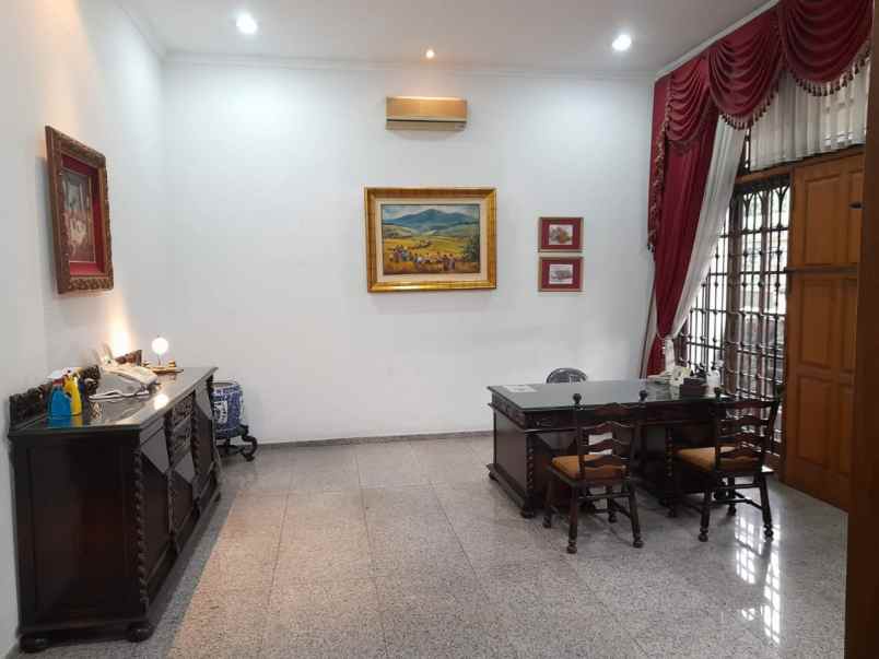 dijual rumah nginden intan