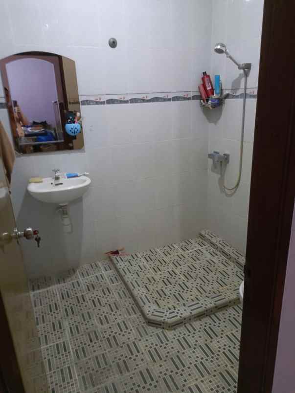 dijual rumah nginden intan timur