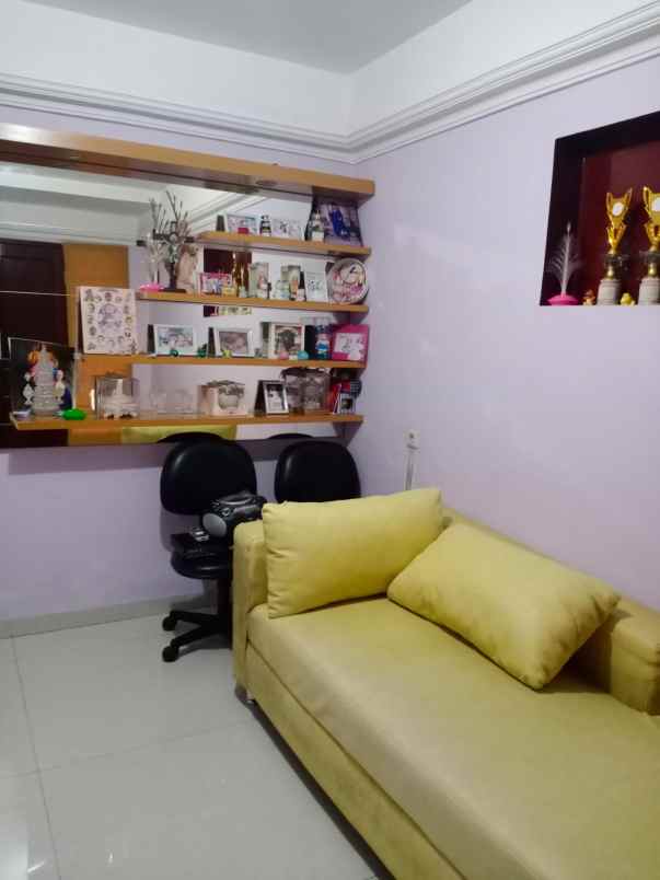 dijual rumah nginden intan timur