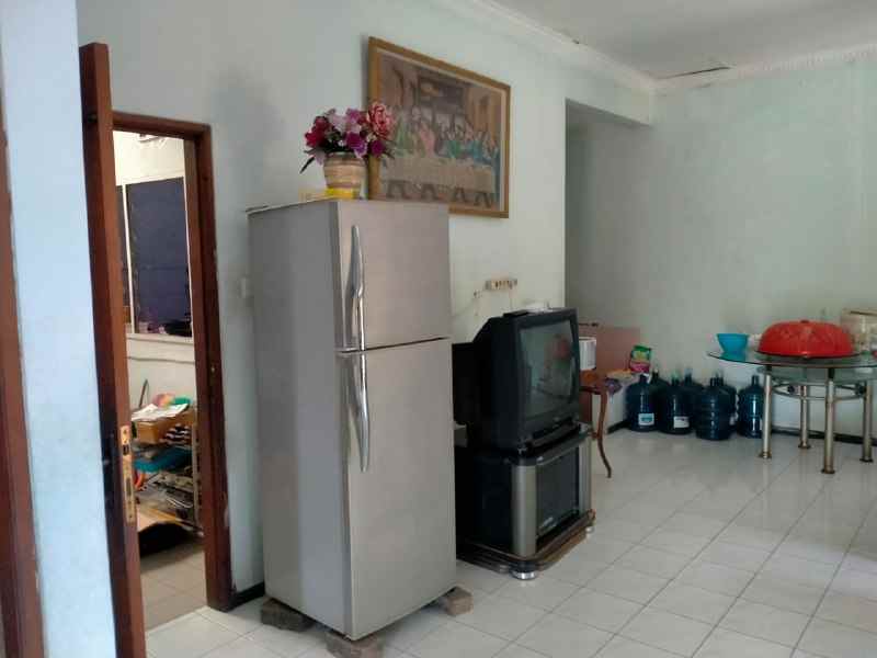 dijual rumah nginden intan utara