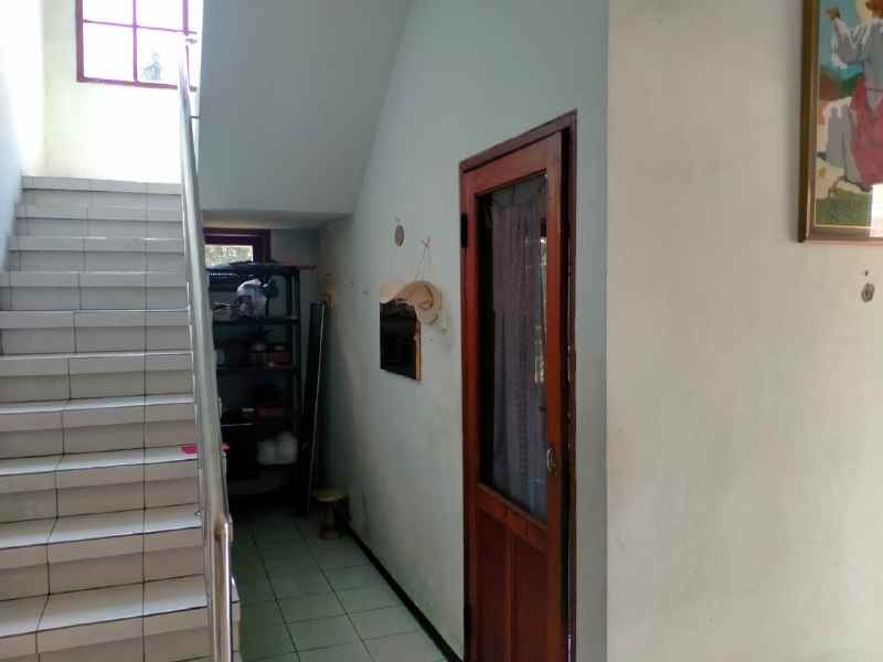 dijual rumah nginden intan utara