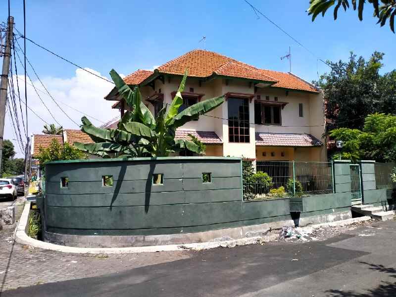 dijual rumah nginden intan utara