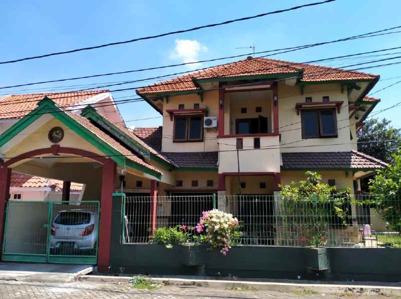 dijual rumah nginden intan utara