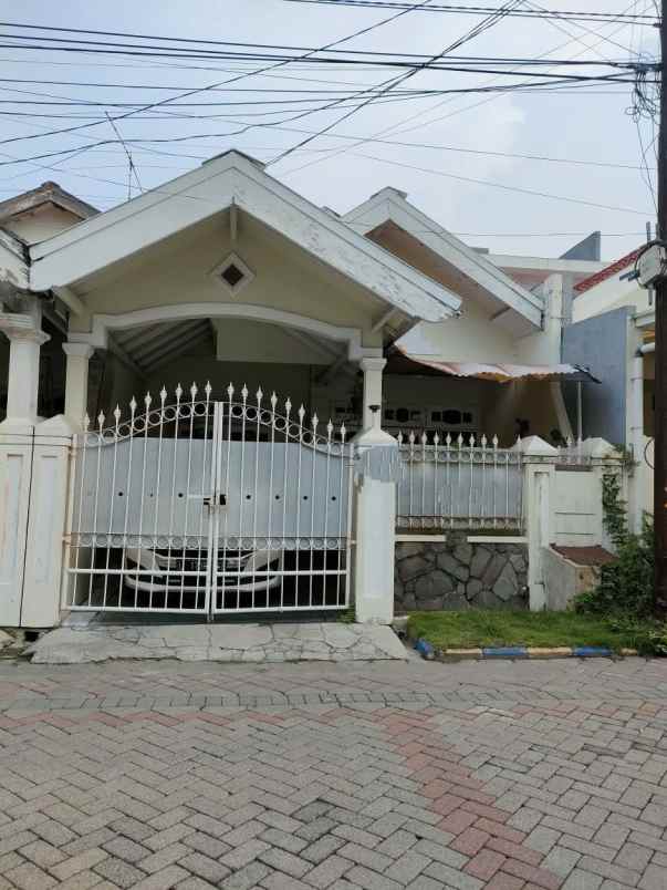 dijual rumah nirwana eksekutif