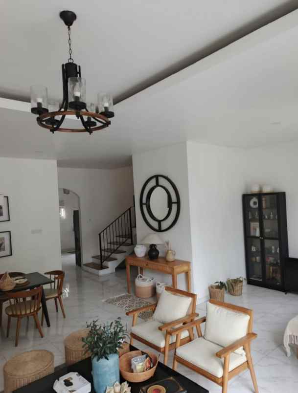 dijual rumah nusaloka bsd city