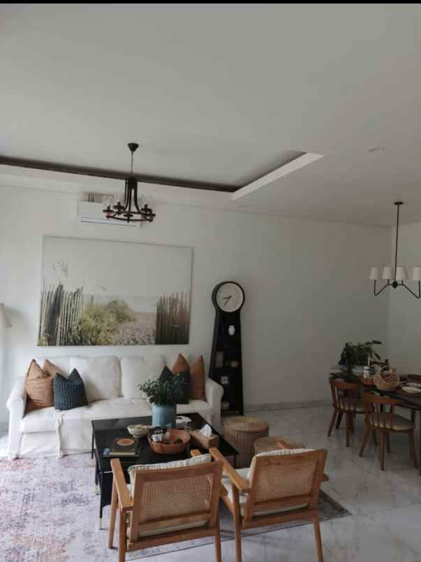 dijual rumah nusaloka bsd city