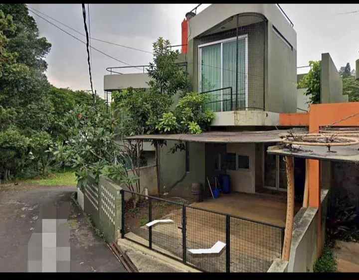 dijual rumah nyaman 2 lantai di dago cigadung bandung