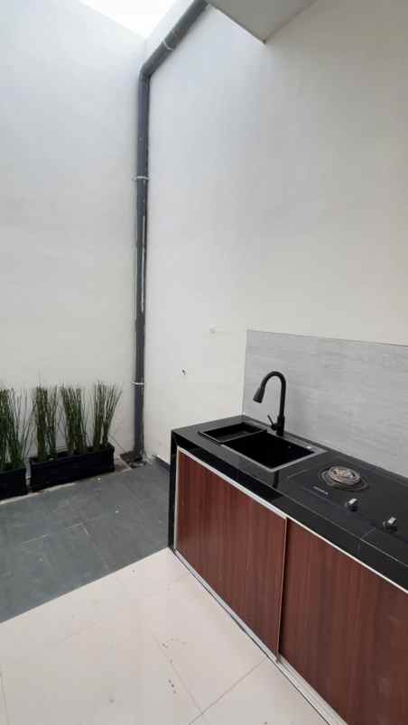 dijual rumah oma view atas