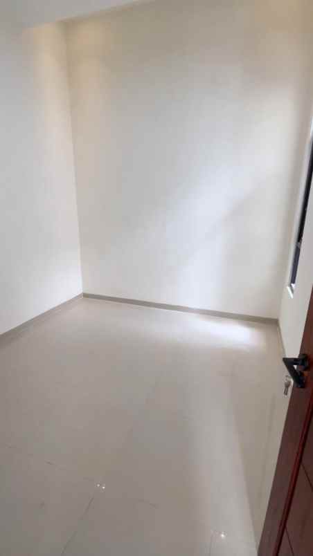 dijual rumah oma view atas