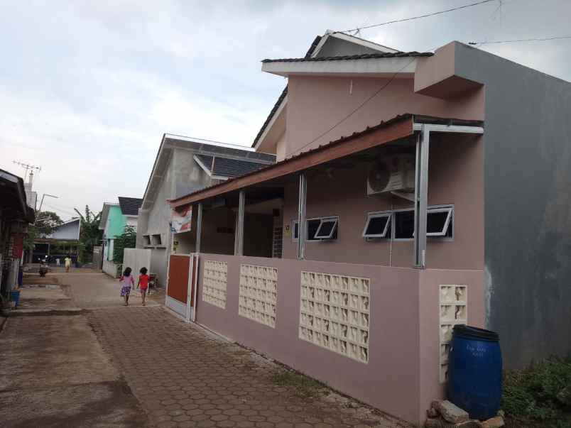 dijual rumah padurenan